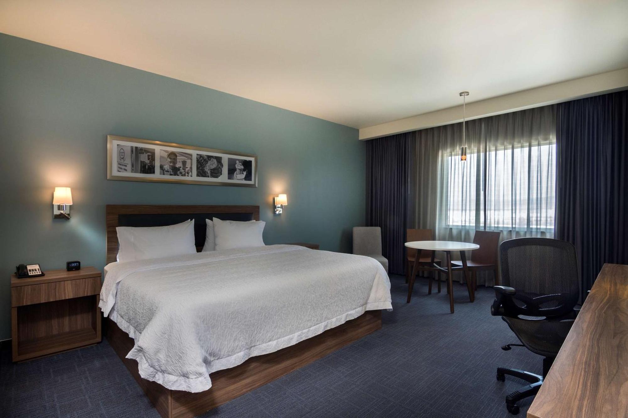 Hampton Inn & Suites By Hilton Salamanca Bajio Exterior photo